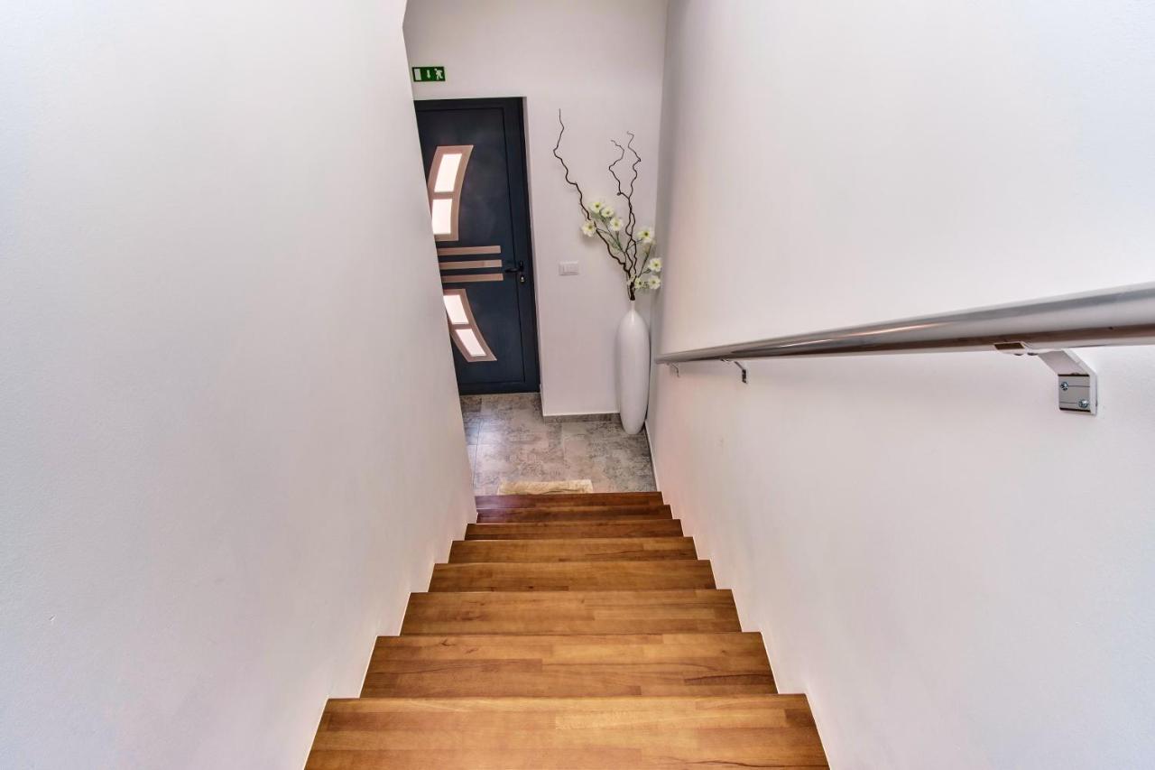 Skygarden House Apartment มาลีโลชินจ์ ภายนอก รูปภาพ
